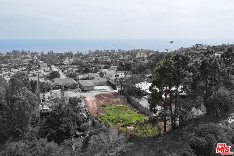 Tiny photo for 959 Chattanooga Avenue, Pacific Palisades, CA 90272 (MLS # 25605609)