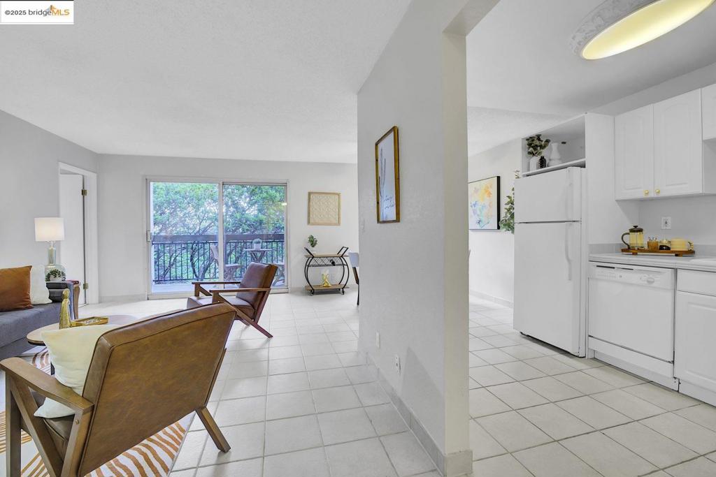 466 Crescent St 115