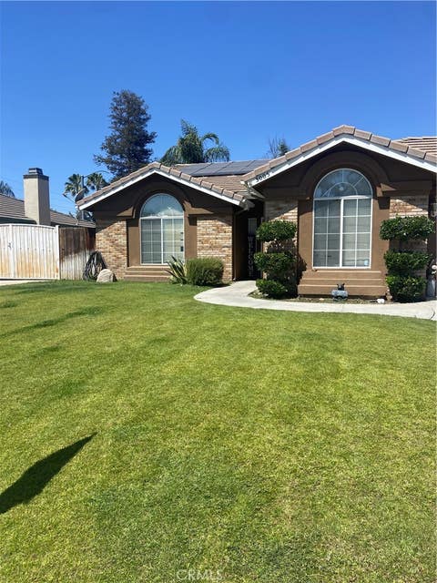 Photo of 3005 Green Mountain LN, Bakersfield, CA 93312 (MLS # PW26121398)