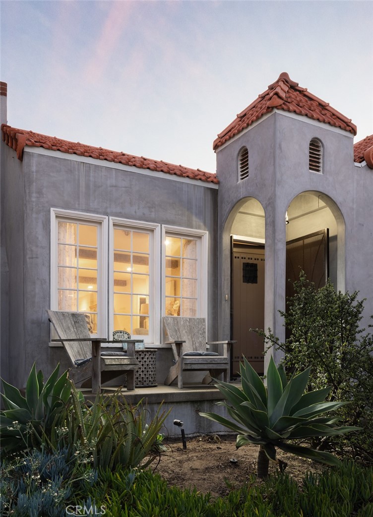 1113 W Balboa Boulevard