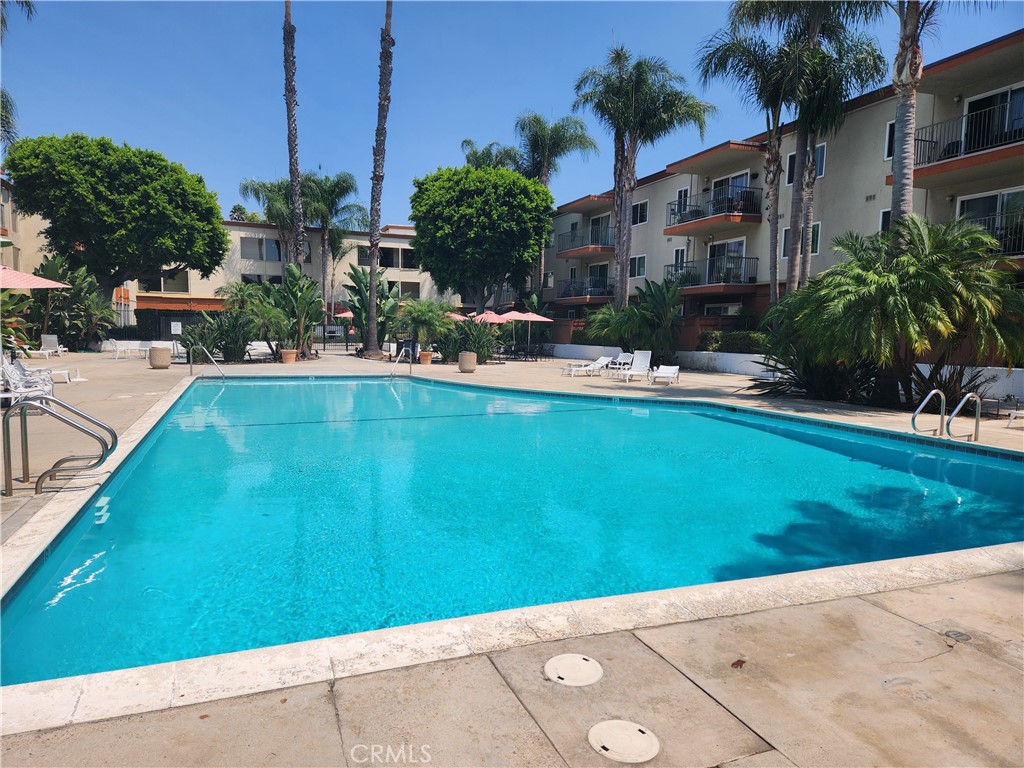 Club Acacia - Residential