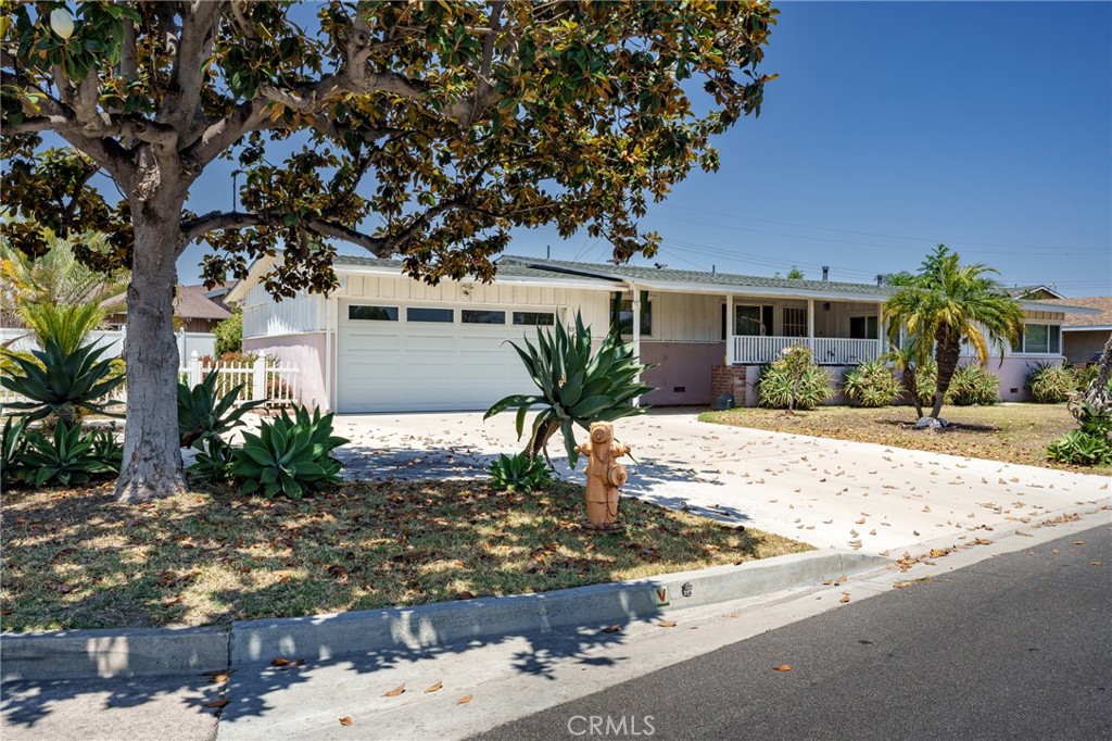 8851 La Grand Avenue