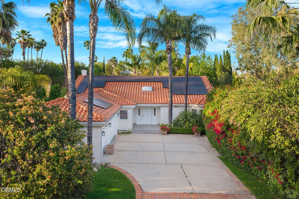 Photo of 19443 Hatteras Street, Los Angeles, CA 91356 (MLS # P1-26397)