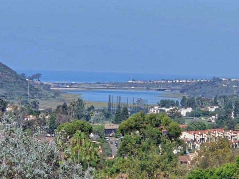 Photo of 7408 Cadencia ST., Carlsbad, CA 92009 (MLS # 260024025SD)