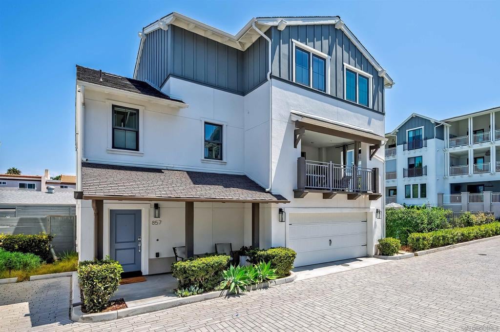 857 Home Ave