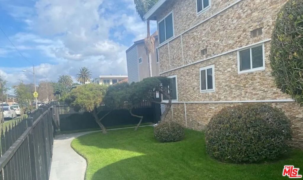Unit has a large wrap-around deck and its own washer/dryer. Property also comes with garage space. Walking distance to all Inglewood stadiums and attractions. Very close to 105 and 405 freeways. Fireplace in kitchen is decorative only. Broker and agents do not represent or guarantee the accuracy of the square footage, income, expenses, condition, development potential, bedroom/ bathroom count, lot size or lot lines, dimensions, permitted or nonpermitted spaces, or school eligibility. Buyer is advised to independently verify the accuracy of all information with appropriate professionals. There are no warranties or guarantees, buyer to rely solely on his/her/their own findings.