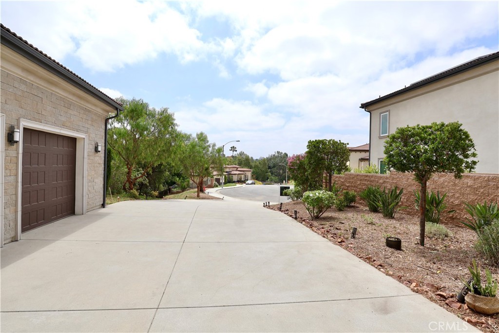 1330 Waterbrook