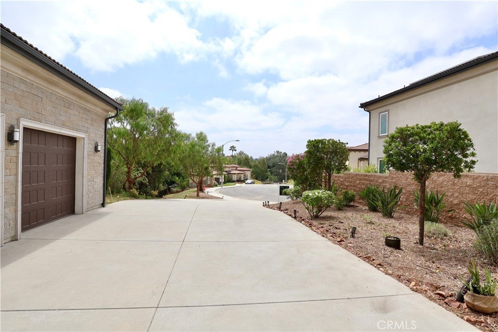 1330 Waterbrook