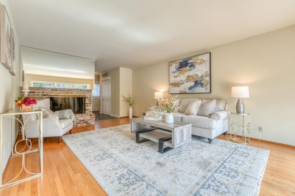 2171 Rosewood Drive