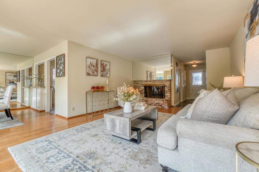 2171 Rosewood Drive