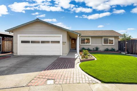 Photo of 5340 Audubon Park Court, Fremont, CA 94538 (MLS # ML82046552)