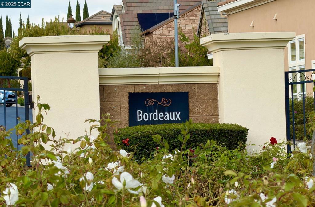 TRILOGY VINEYARDS - Residential