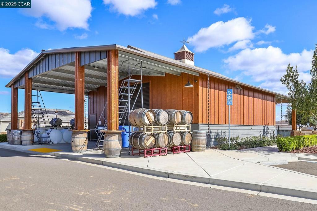 TRILOGY VINEYARDS - Residential