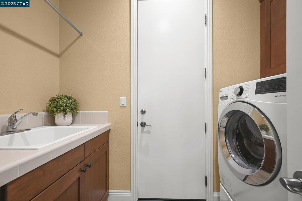 TRILOGY VINEYARDS - Residential