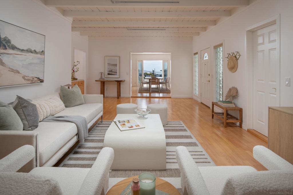 5353 Van Nuys Pl