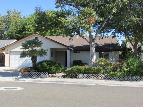 Photo of 1716 Wade Drive, Paso Robles, CA 93446 (MLS # ML82025617) Photo of 1716 Wade Drive, Paso Robles, CA 93446 (MLS # ML82025617)