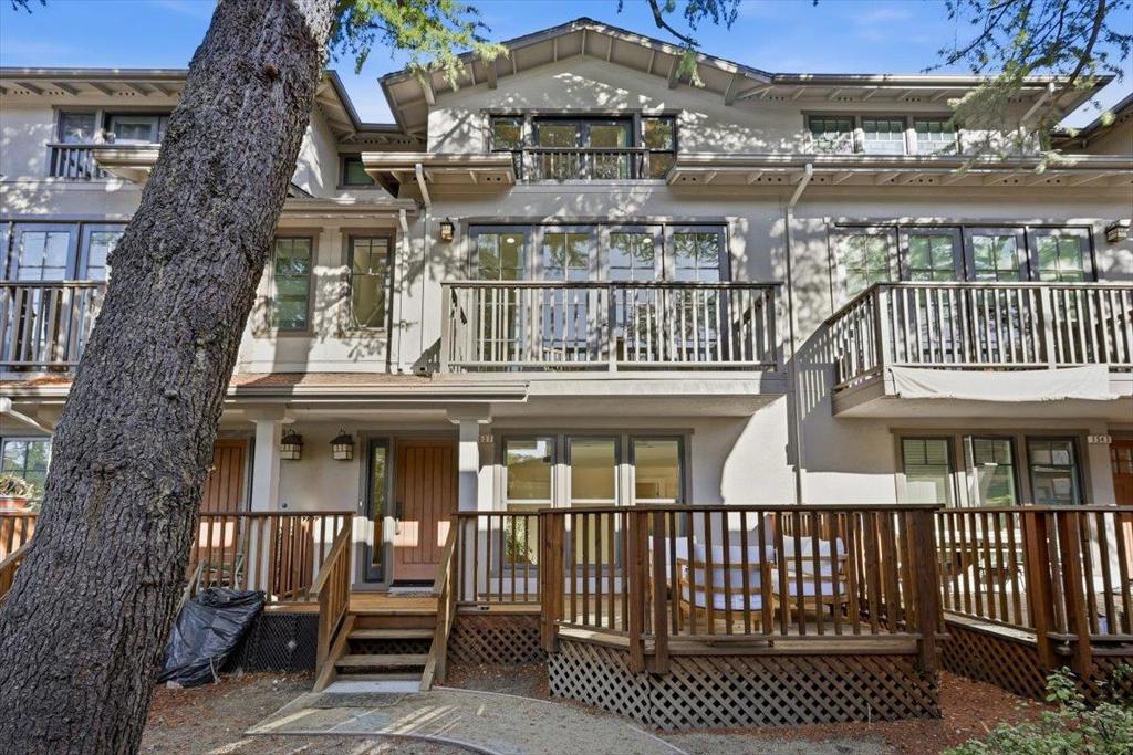1537 Hummingbird Place