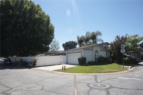 Photo of 27502 Amethyst Way, Castaic, CA 91384 (MLS # SR26094970)