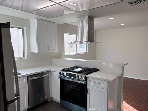 Photo of 18550 Hatteras Street #86, Tarzana, CA 91356 (MLS # SR26060706)