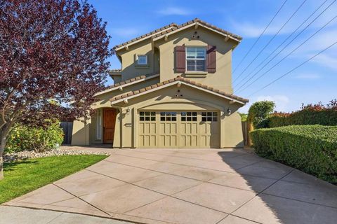 Photo of 15425 La Rocca Place, Morgan Hill, CA 95037 (MLS # ML82042830)