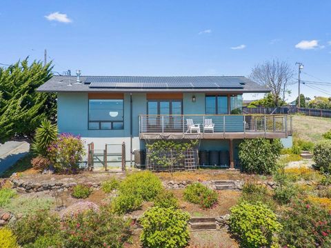 Photo of 402 Arroyo Seco, Santa Cruz, CA 95060 (MLS # ML82046292)