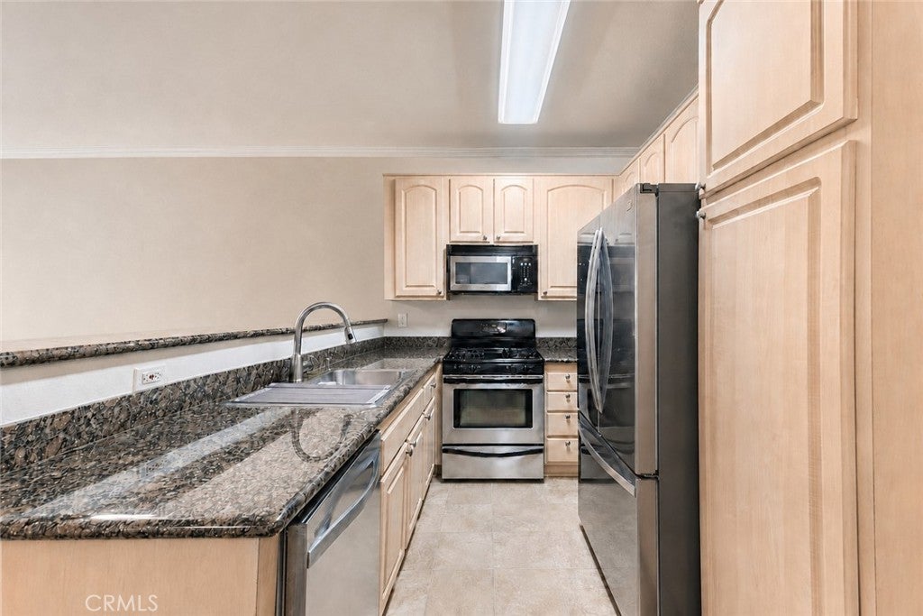 300 N El Molino Avenue 117