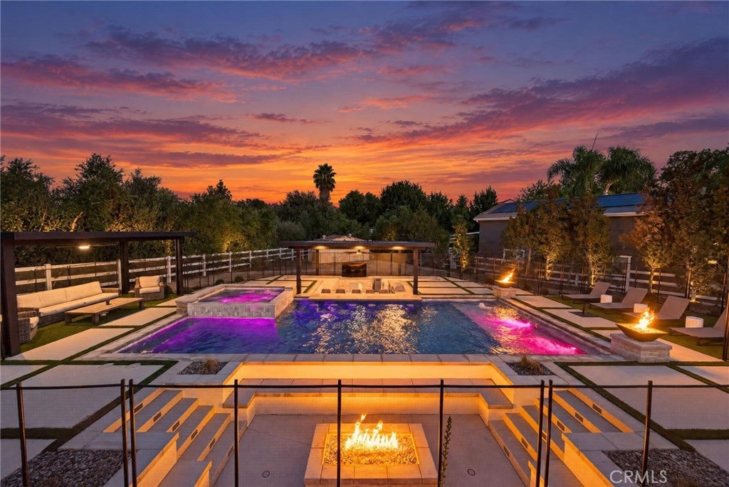 40396 Paseo Del Cielo