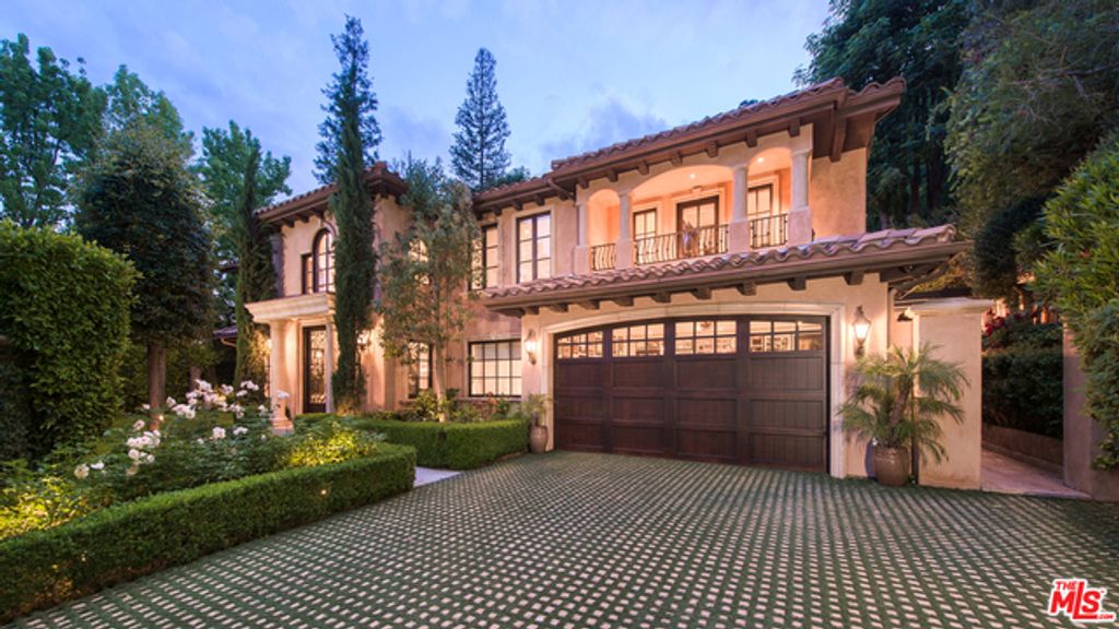 listing image 130722753314683519415