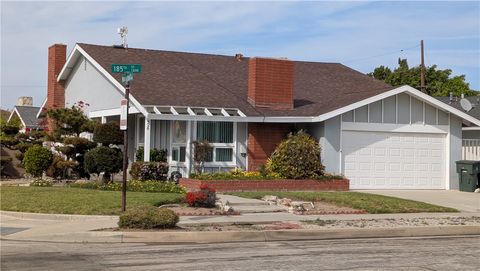 Photo of 18426 Manhattan Pl, Torrance, CA 90504 (MLS # SB26070685)