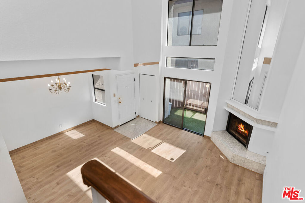 6323 Reseda Boulevard 6