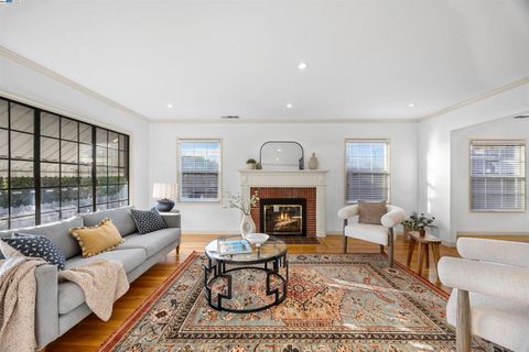 Photo of 14850 Donna St St, San Leandro, CA 94578 (MLS # 41116027)