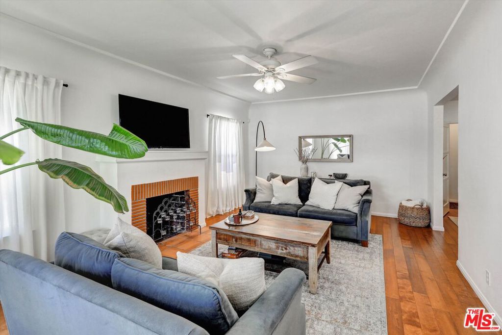 Photo of 3622 Veteran Avenue, Los Angeles, CA 90034 (MLS # 26847775)