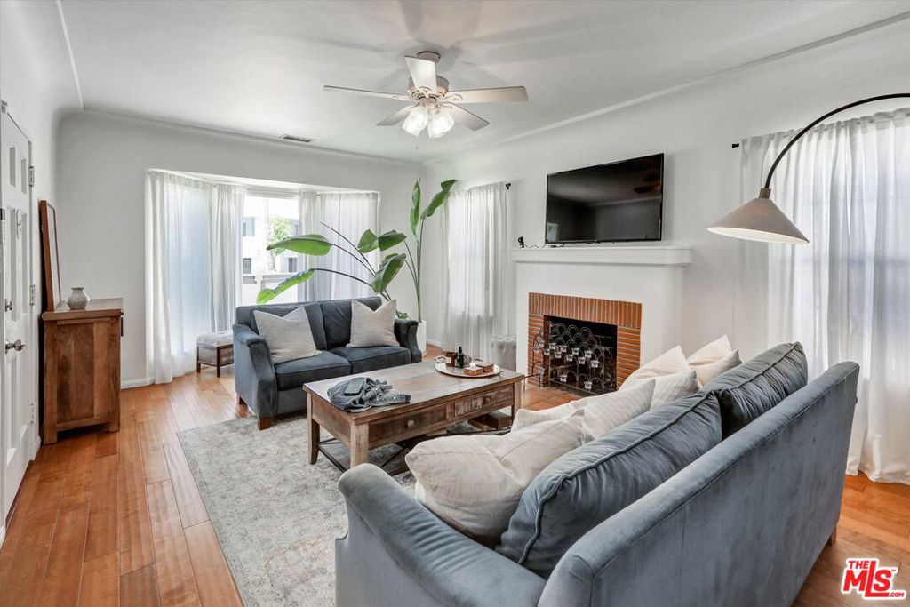 Photo of 3622 Veteran Avenue, Los Angeles, CA 90034 (MLS # 26847775)