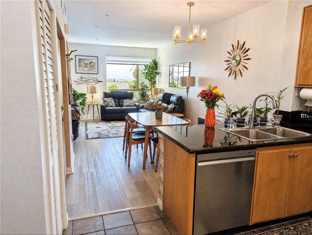 2742 Cabrillo Avenue 308