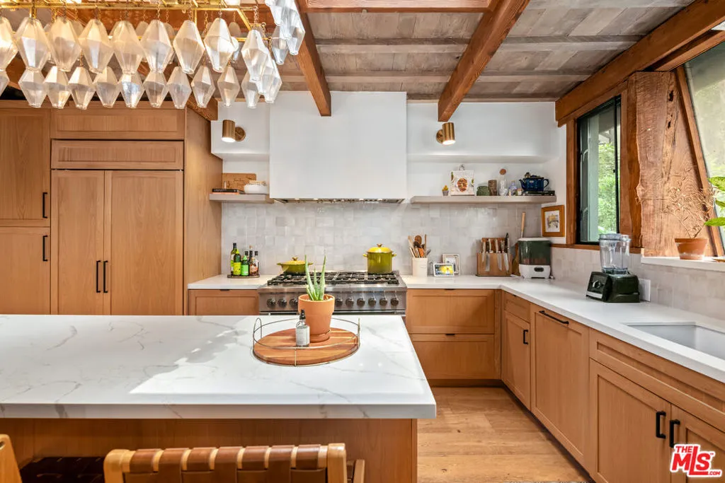 Santa Monica, California 90402, United States, 3 Bedrooms Bedrooms, ,4 BathroomsBathrooms,Residential,Active,235398