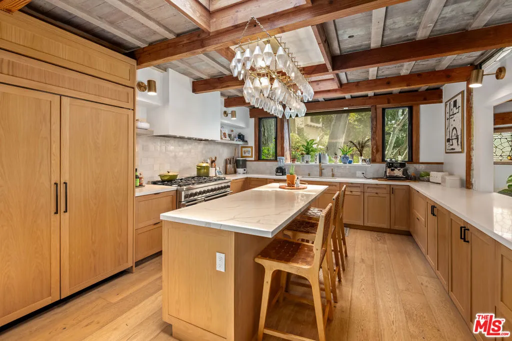 Santa Monica, California 90402, United States, 3 Bedrooms Bedrooms, ,4 BathroomsBathrooms,Residential,Active,235398