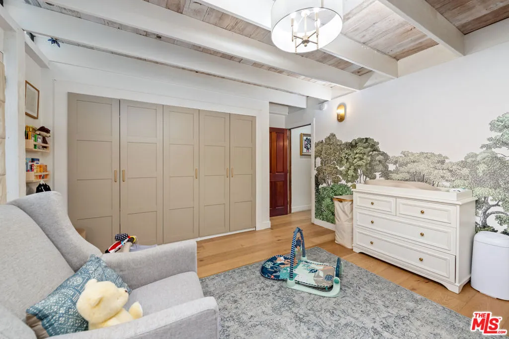 Santa Monica, California 90402, United States, 3 Bedrooms Bedrooms, ,4 BathroomsBathrooms,Residential,Active,235398