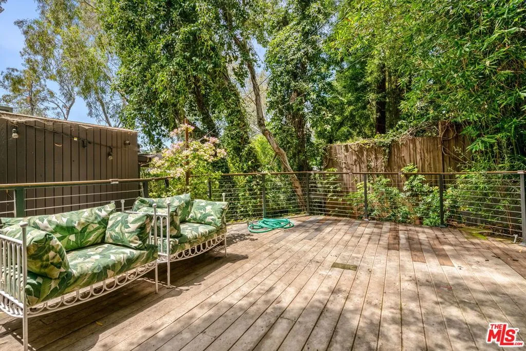 Santa Monica, California 90402, United States, 3 Bedrooms Bedrooms, ,4 BathroomsBathrooms,Residential,Active,235398