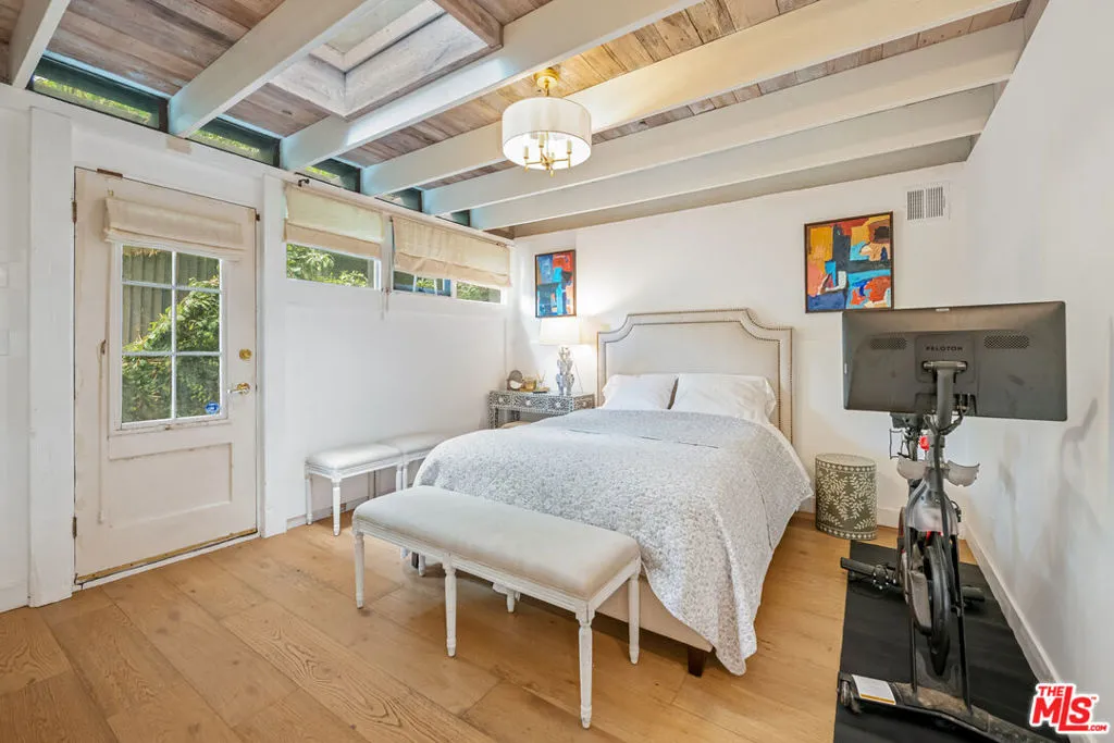 Santa Monica, California 90402, United States, 3 Bedrooms Bedrooms, ,4 BathroomsBathrooms,Residential,Active,235398