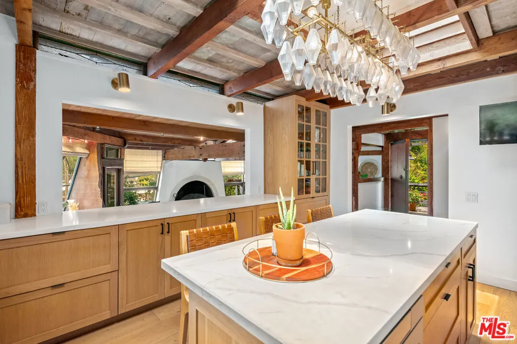 Santa Monica, California 90402, United States, 3 Bedrooms Bedrooms, ,4 BathroomsBathrooms,Residential,Active,235398