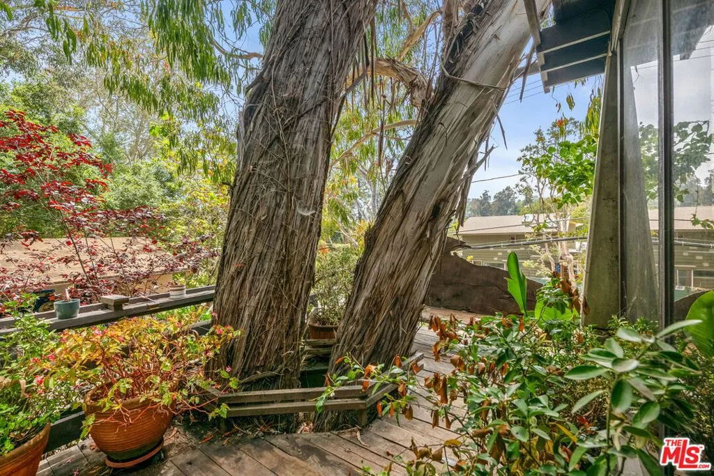 Santa Monica, California 90402, United States, 3 Bedrooms Bedrooms, ,4 BathroomsBathrooms,Residential,Active,235398