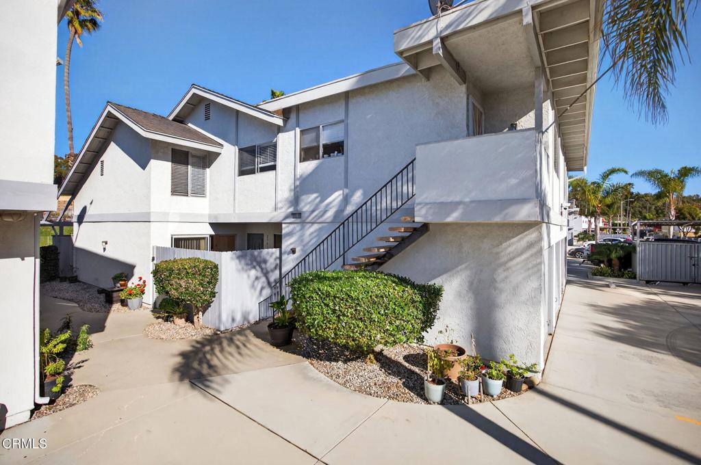 2543 E Harbor Boulevard 1