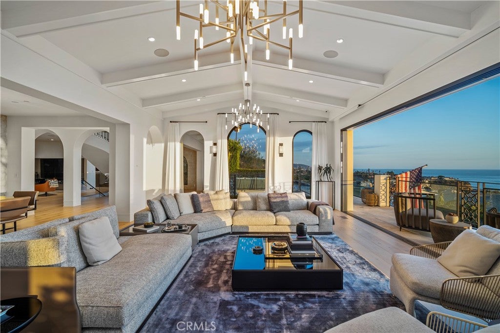 922 EMERALD BAY