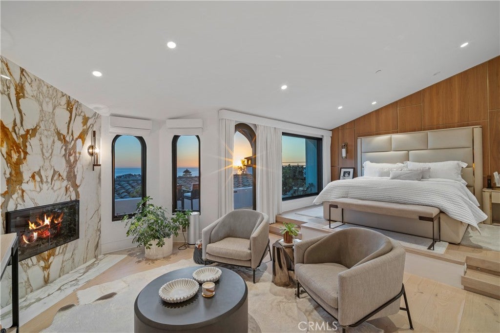 922 EMERALD BAY