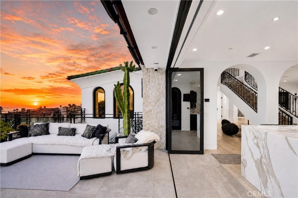 922 EMERALD BAY