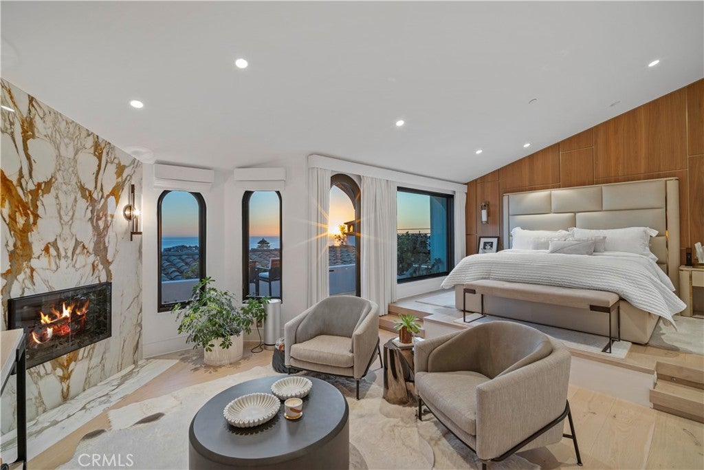 922 EMERALD BAY