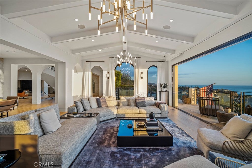 922 EMERALD BAY