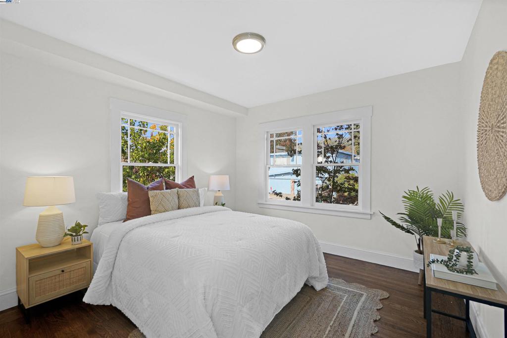 UPPER LAUREL - Residential