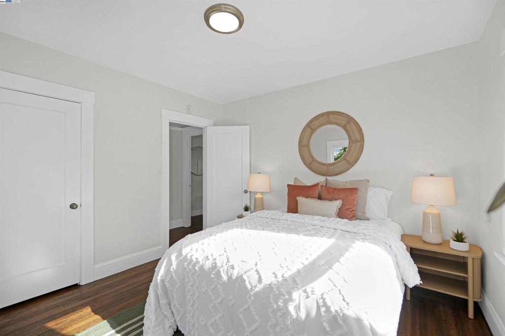 UPPER LAUREL - Residential