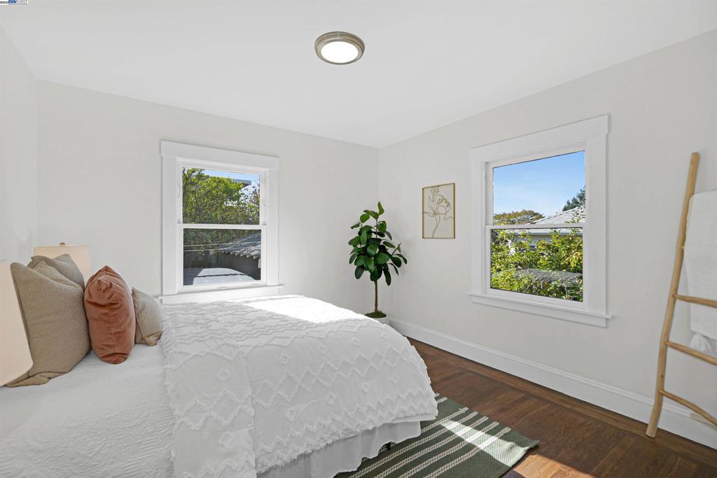 UPPER LAUREL - Residential